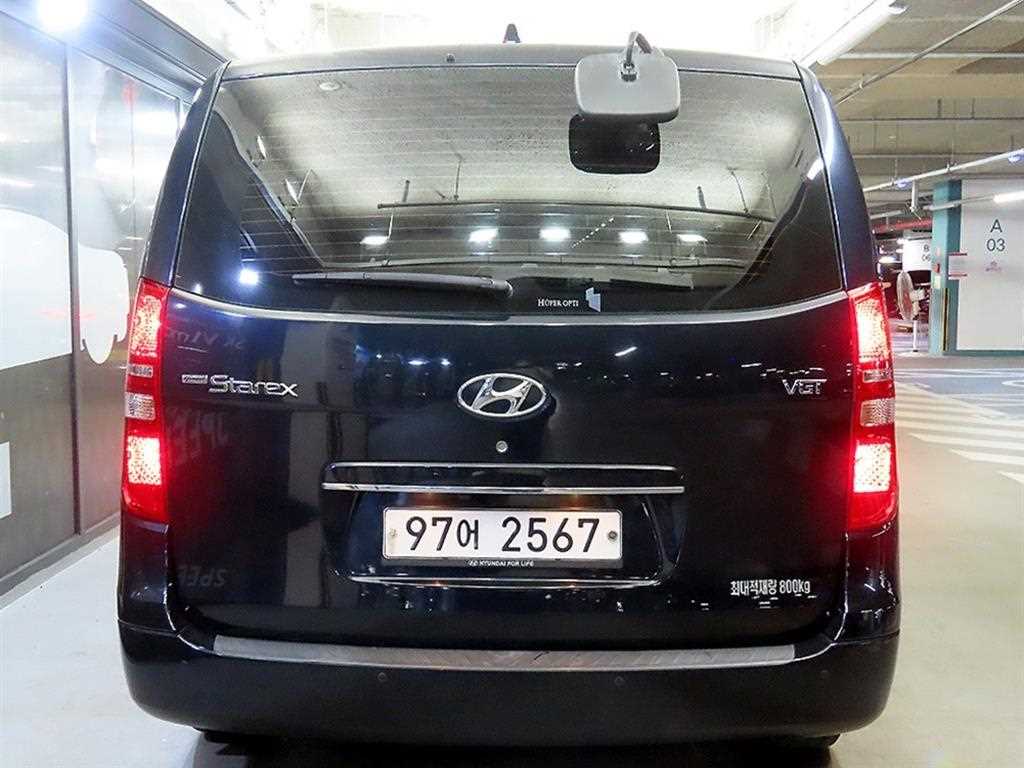 HYUNDAI Starex - Vista 5