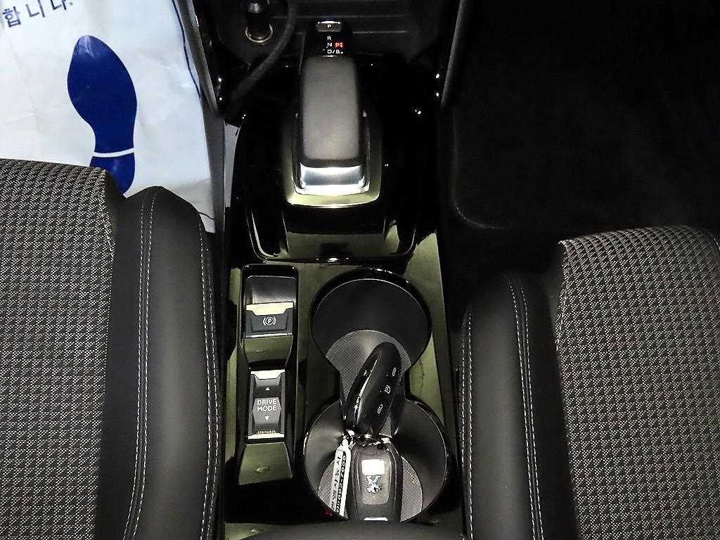 Peugeot 208 - Vista 12