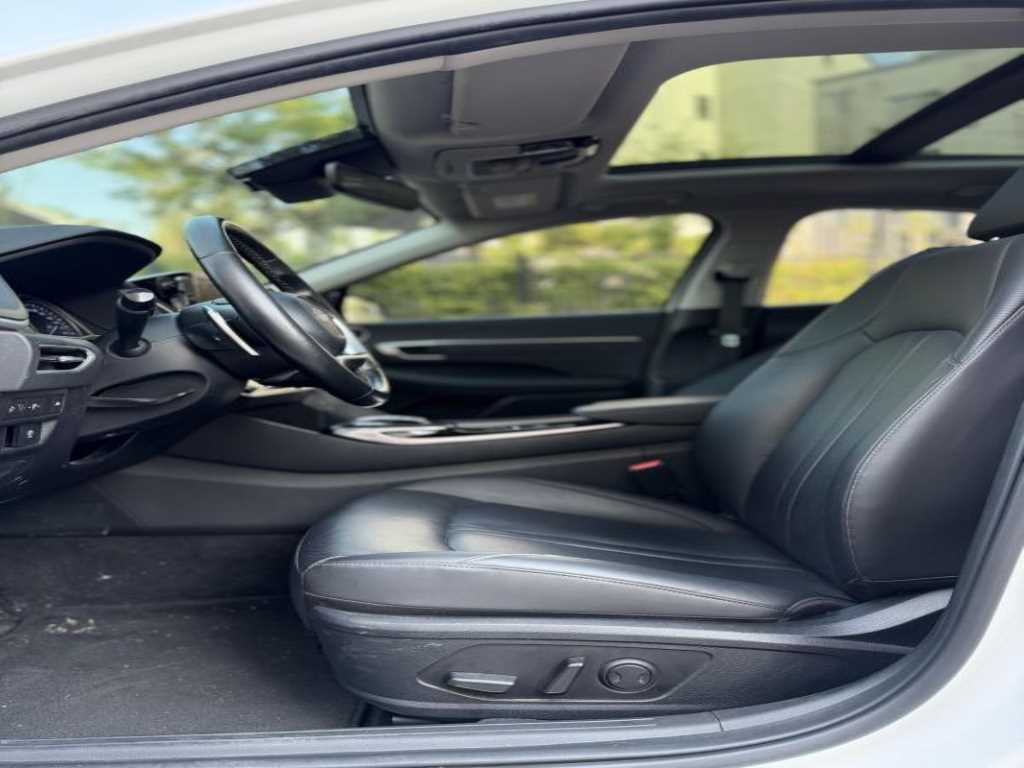 HYUNDAI Sonata - Vista 9