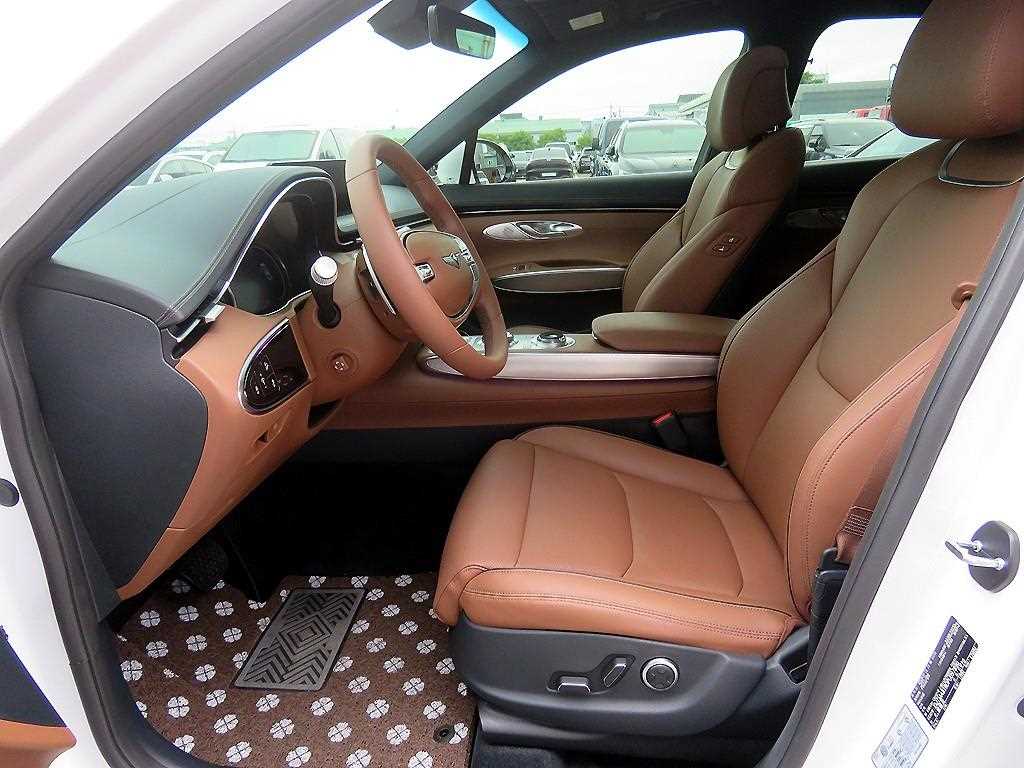 Genesis GV70 - Vista 7