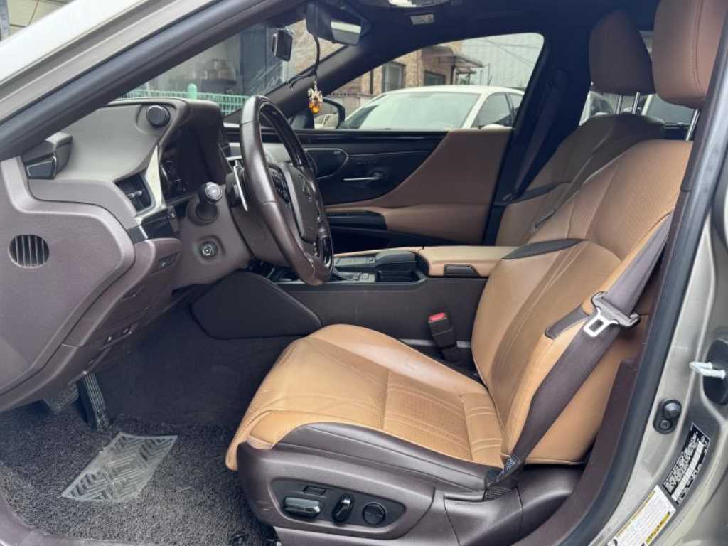 Lexus ES - Vista 8