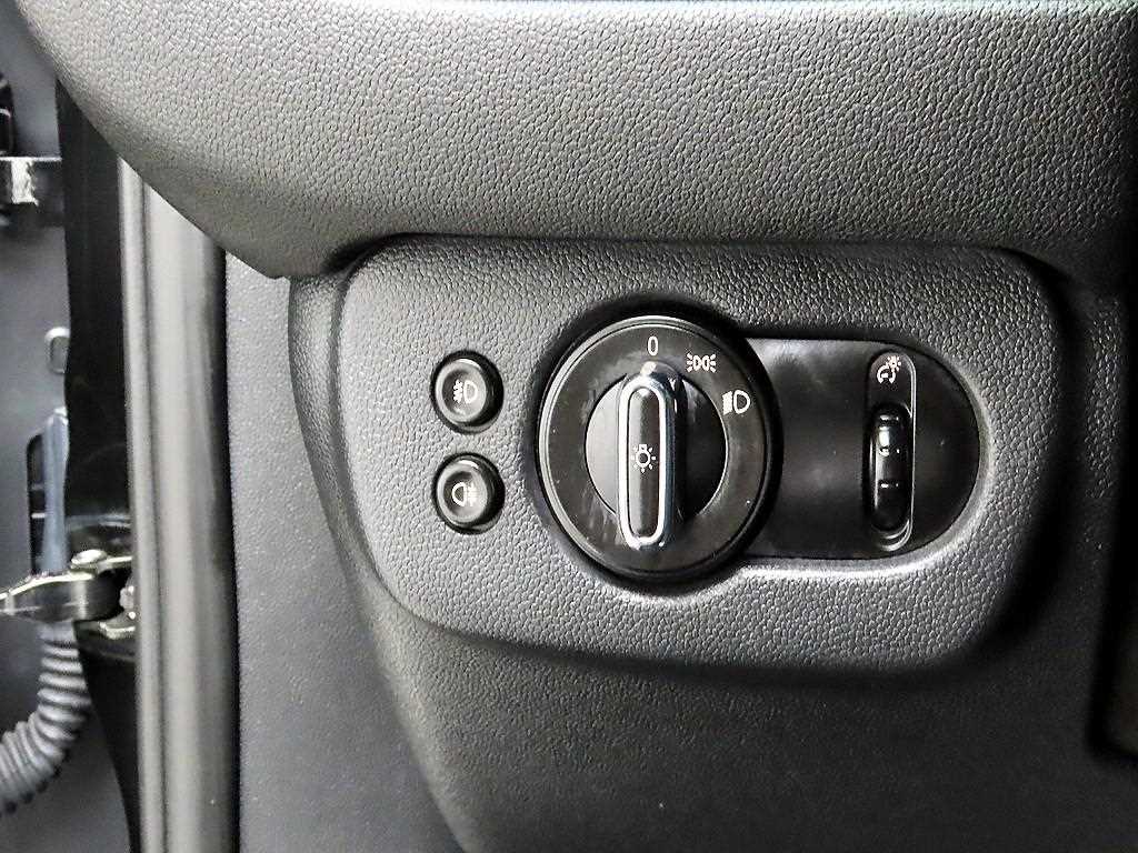 Mini Clubman - Vista 12