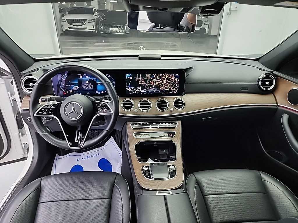 Mercedes Benz E class - Vista 7