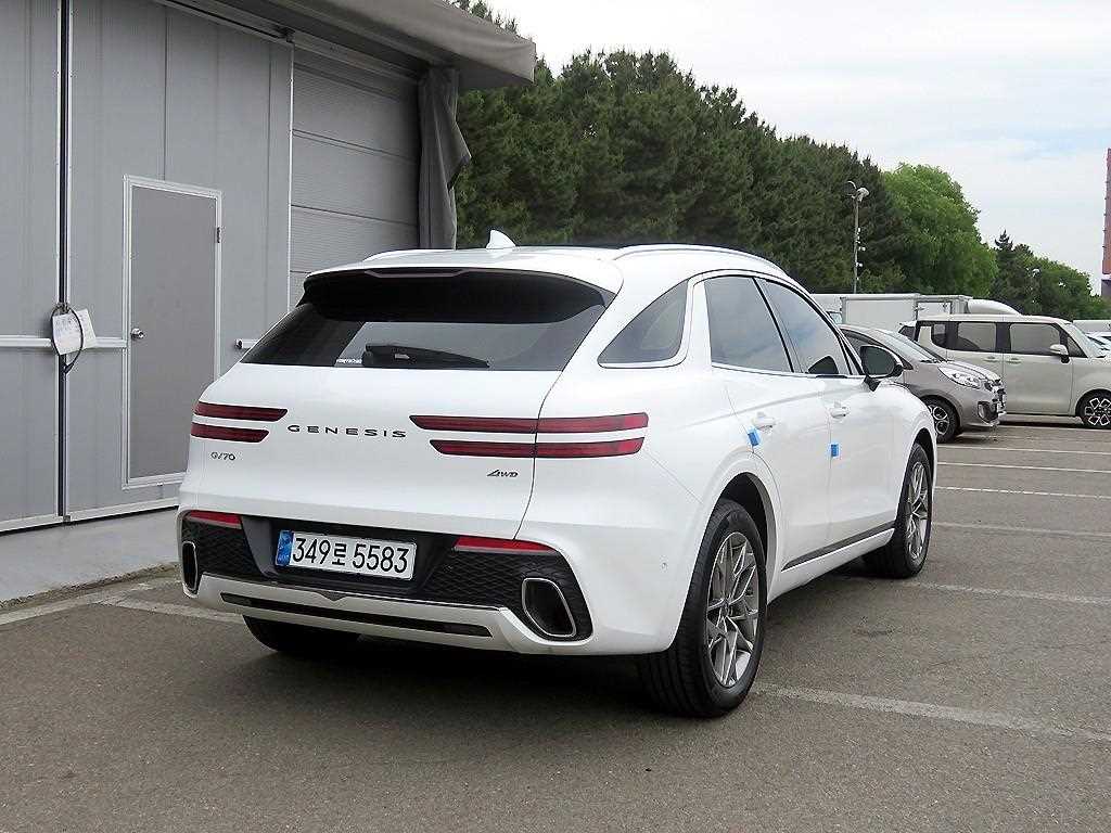Genesis GV70 - Vista 4