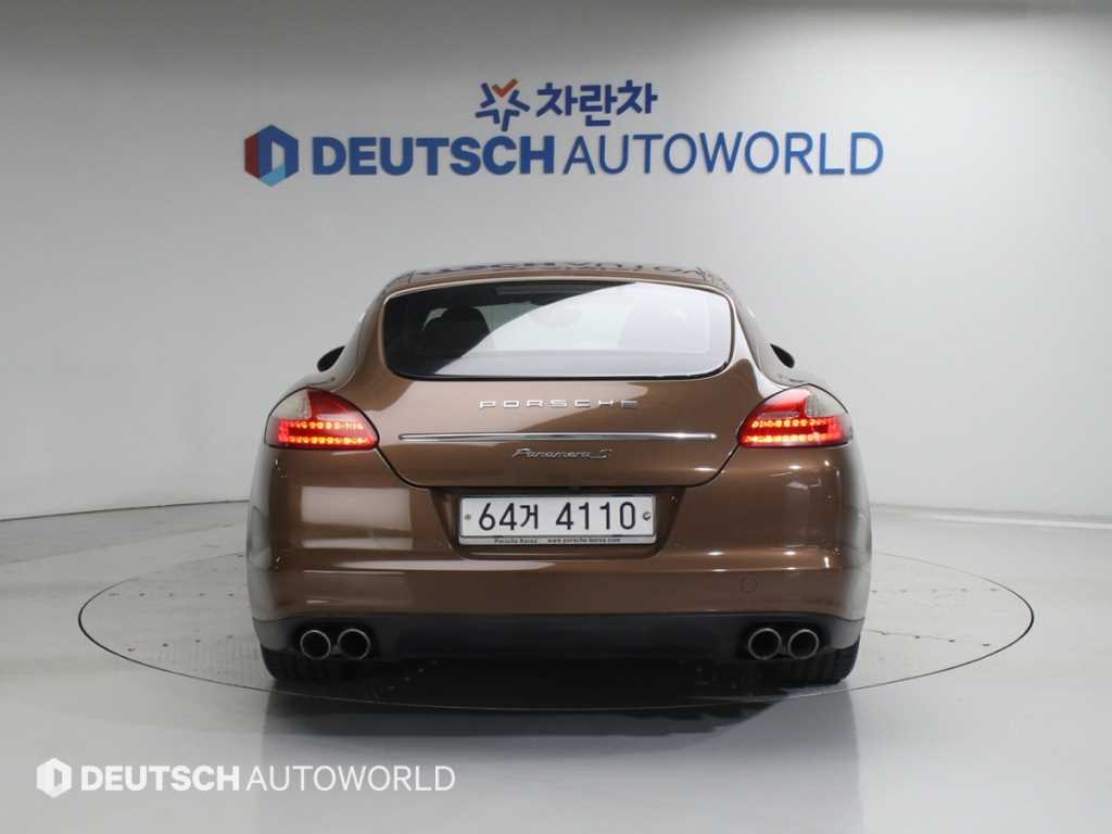Porsche Panamera - Vista 4