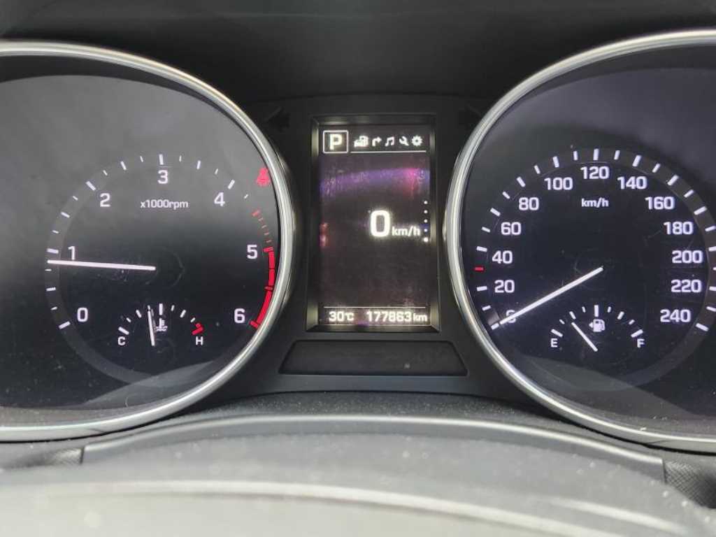 HYUNDAI Maxcruz - Vista 11