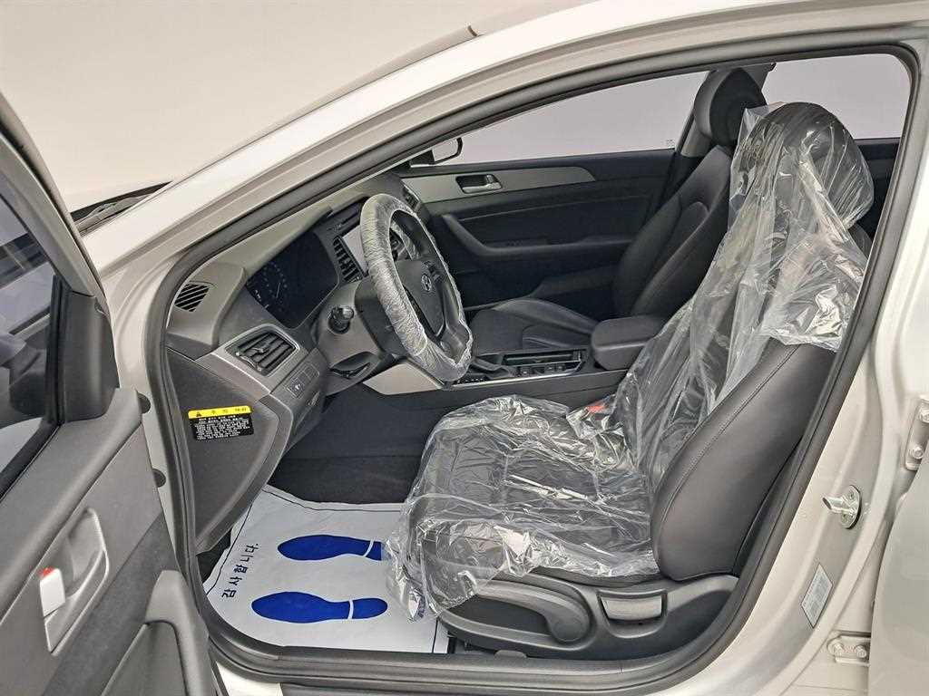 HYUNDAI Sonata - Vista 11