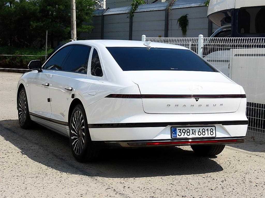 HYUNDAI Grandeur - Vista 3