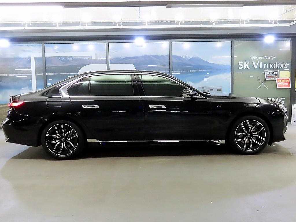 BMW 7 Series - Vista 3