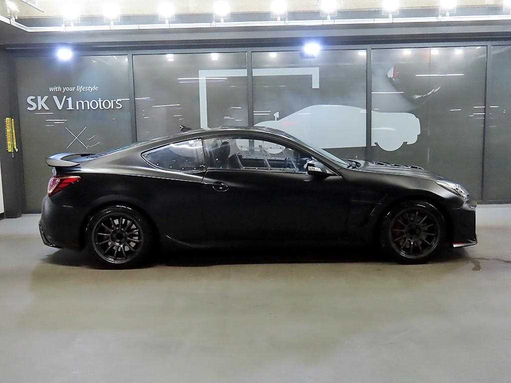 HYUNDAI Genesis - Vista 3