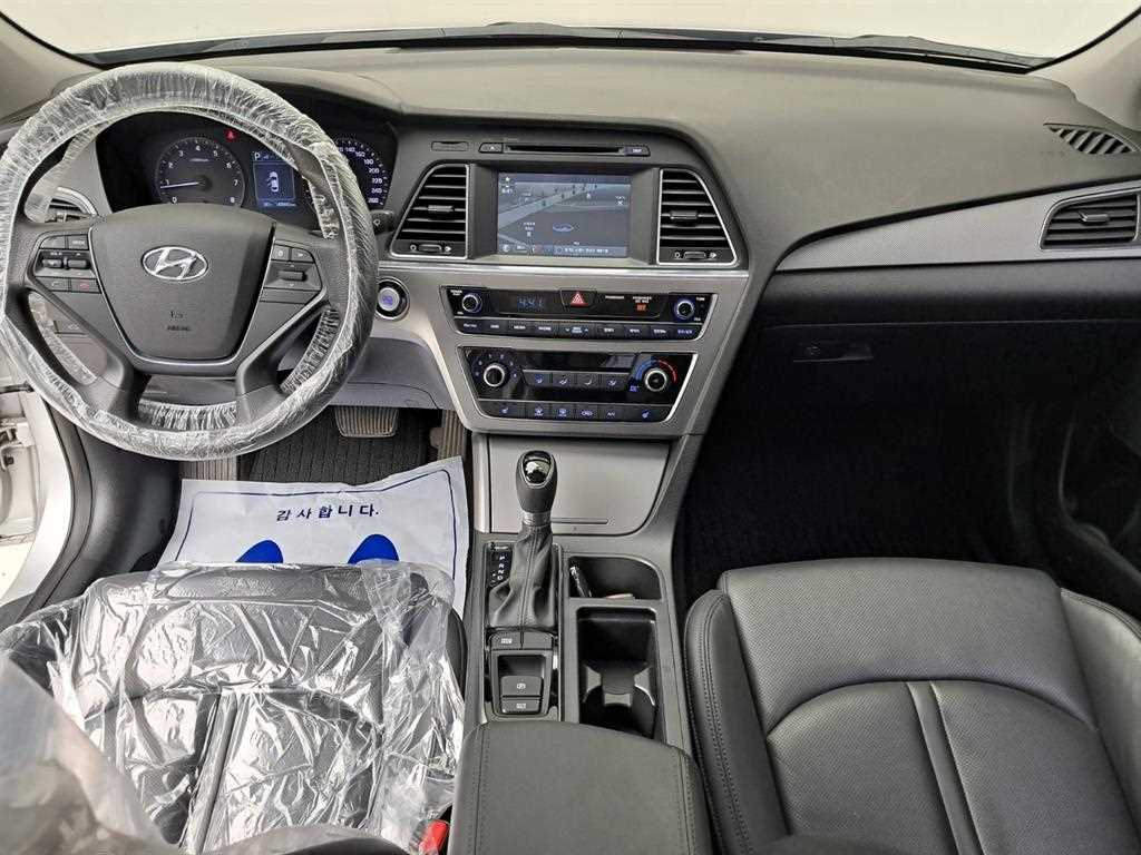 HYUNDAI Sonata - Vista 6