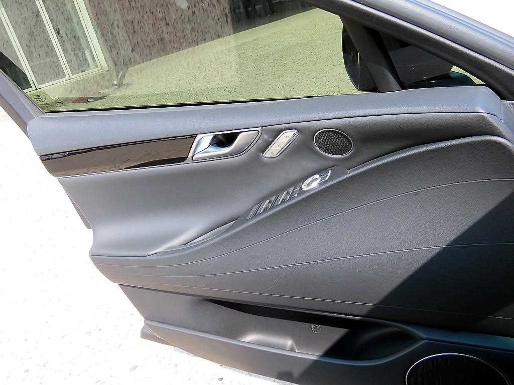 Genesis G80 - Vista 11