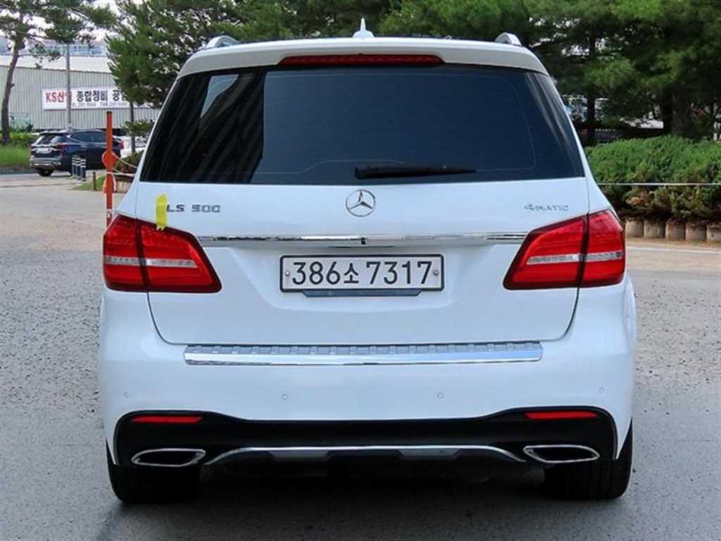 Mercedes Benz GLS Class - Vista 4