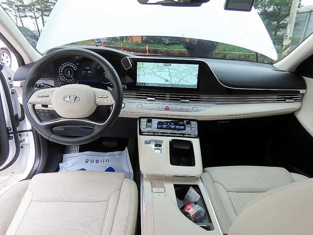 HYUNDAI Grandeur - Vista 7