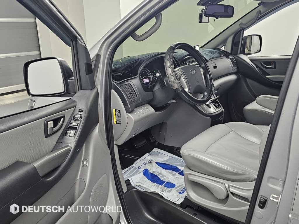 HYUNDAI Starex - Vista 11