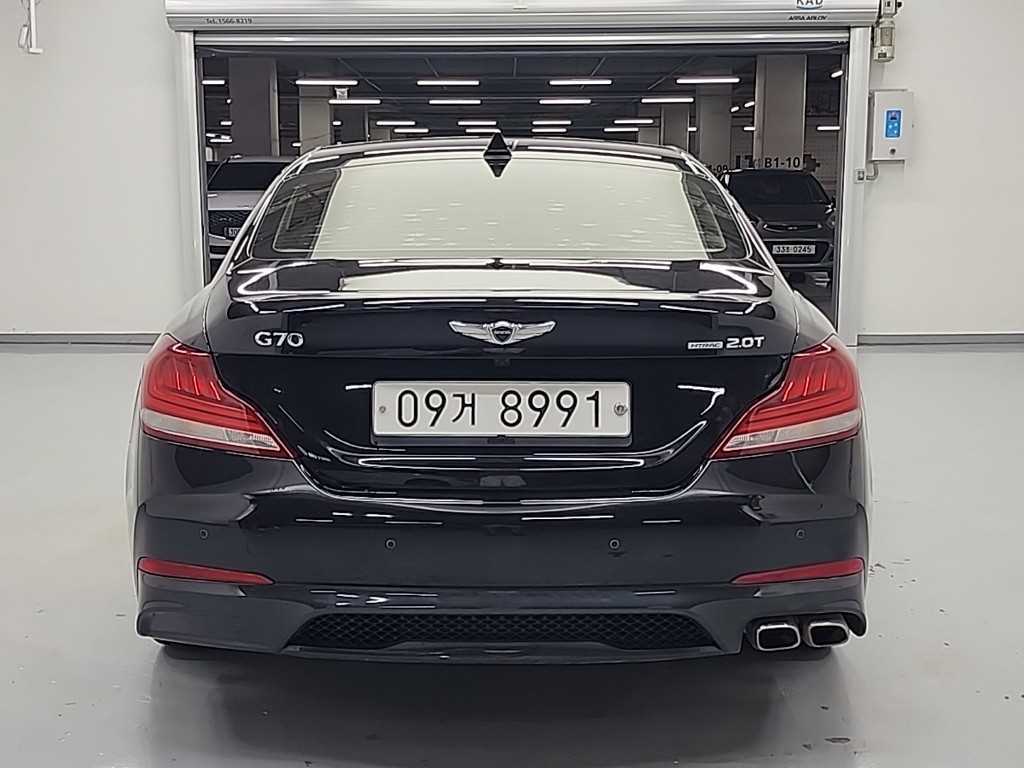 Genesis G70 - Vista 3