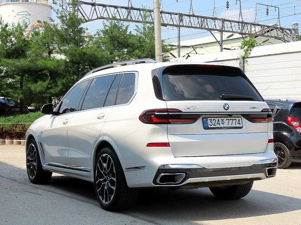 BMW X7 - Vista 3