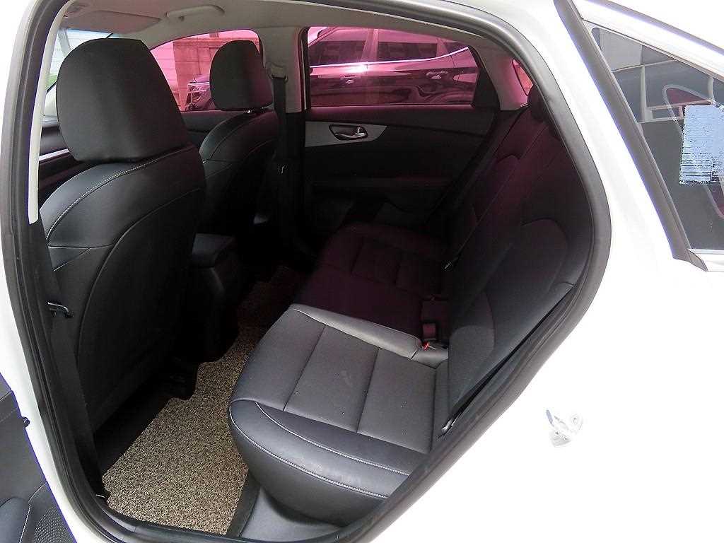 KIA K3 - Vista 6