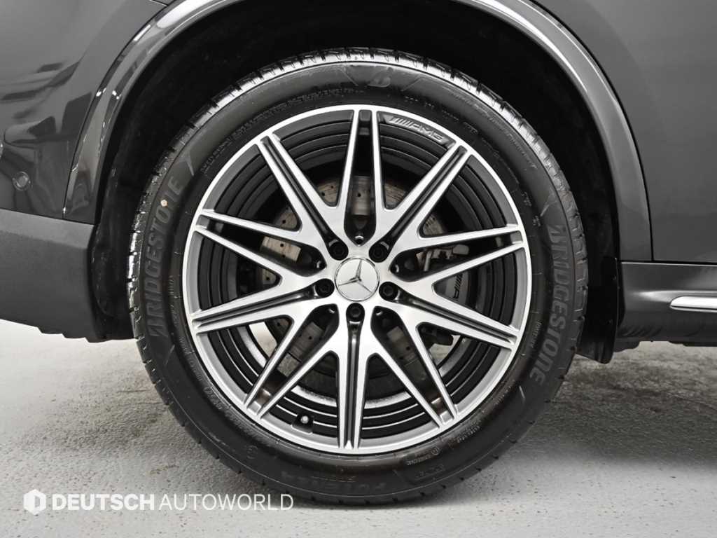 Mercedes Benz GLC Class - Vista 5
