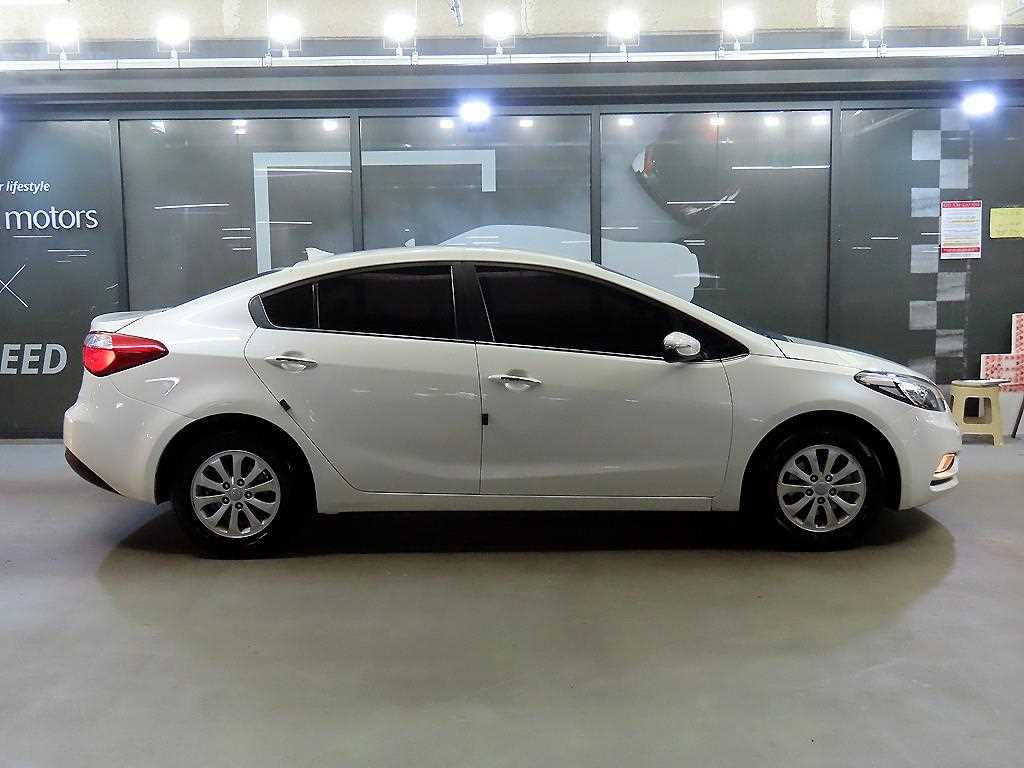 KIA K3 - Vista 3