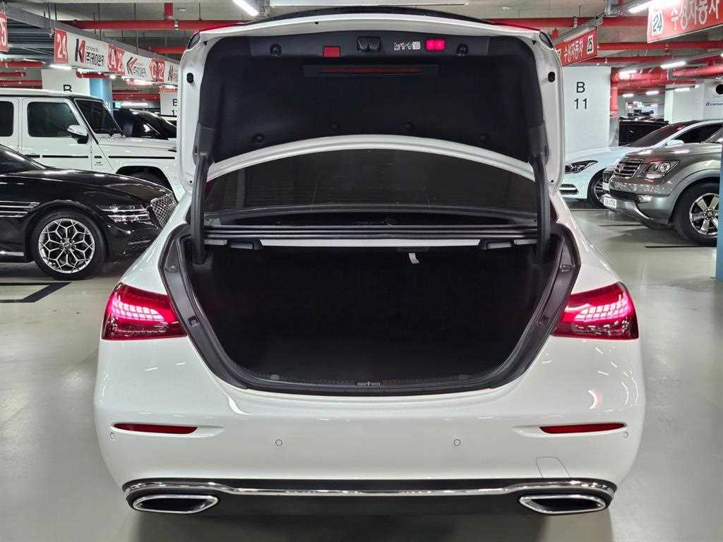 Mercedes Benz E class - Vista 6