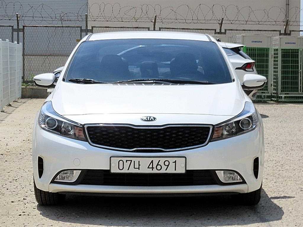 KIA K3 2018 Blanco - Importación desde Corea - HF Imports Iquique - Foto 1