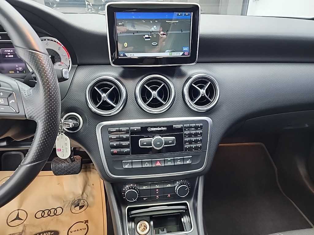 Mercedes Benz A Class - Vista 10