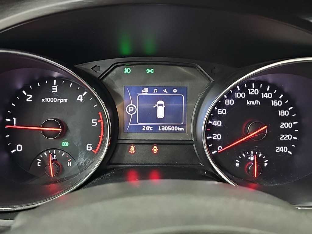 KIA Carnival - Vista 6