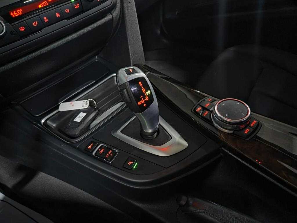 BMW 3 series 2015 Azul - Importación desde Corea - HF Imports Iquique - Foto 14