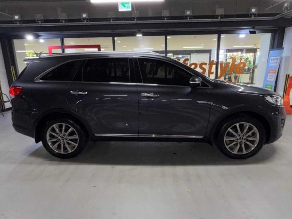 KIA Sorento - Vista 3