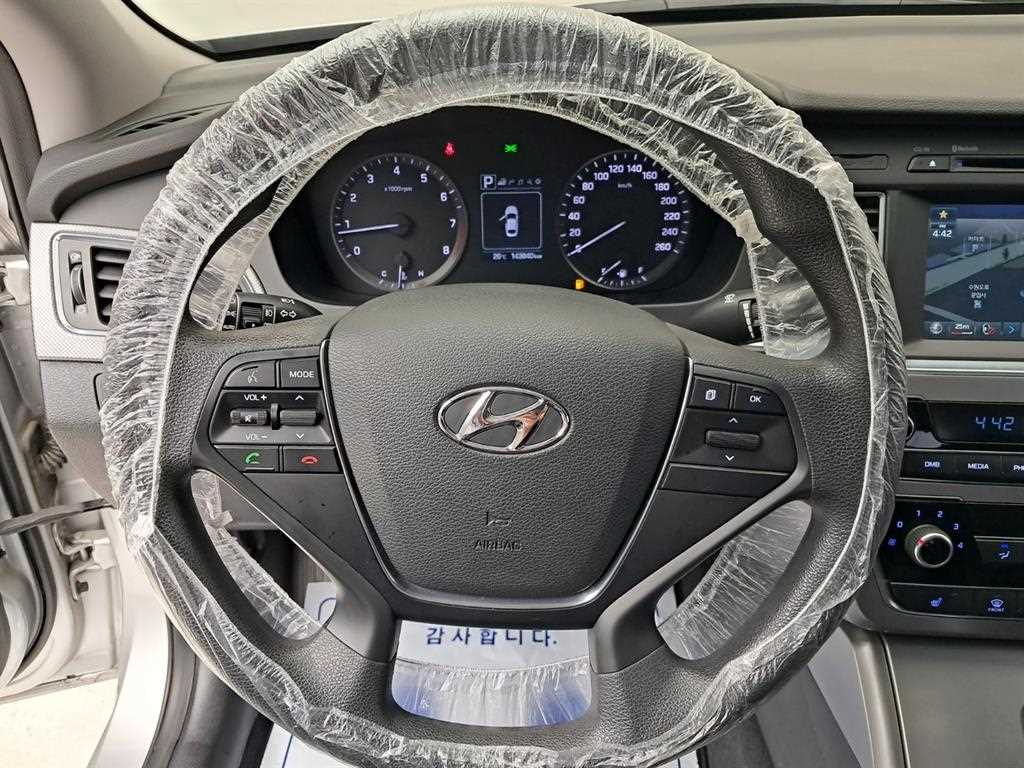 HYUNDAI Sonata - Vista 7