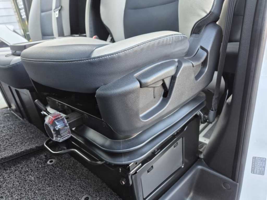 HYUNDAI Solati - Vista 8
