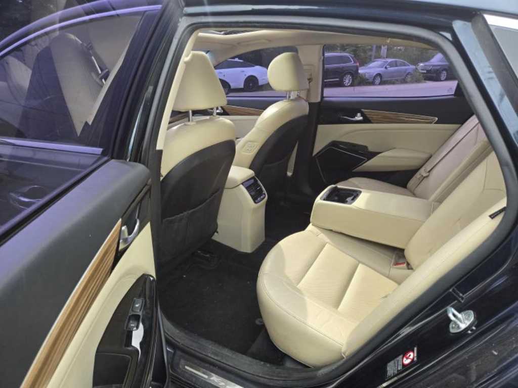 KIA K7 - Vista 4