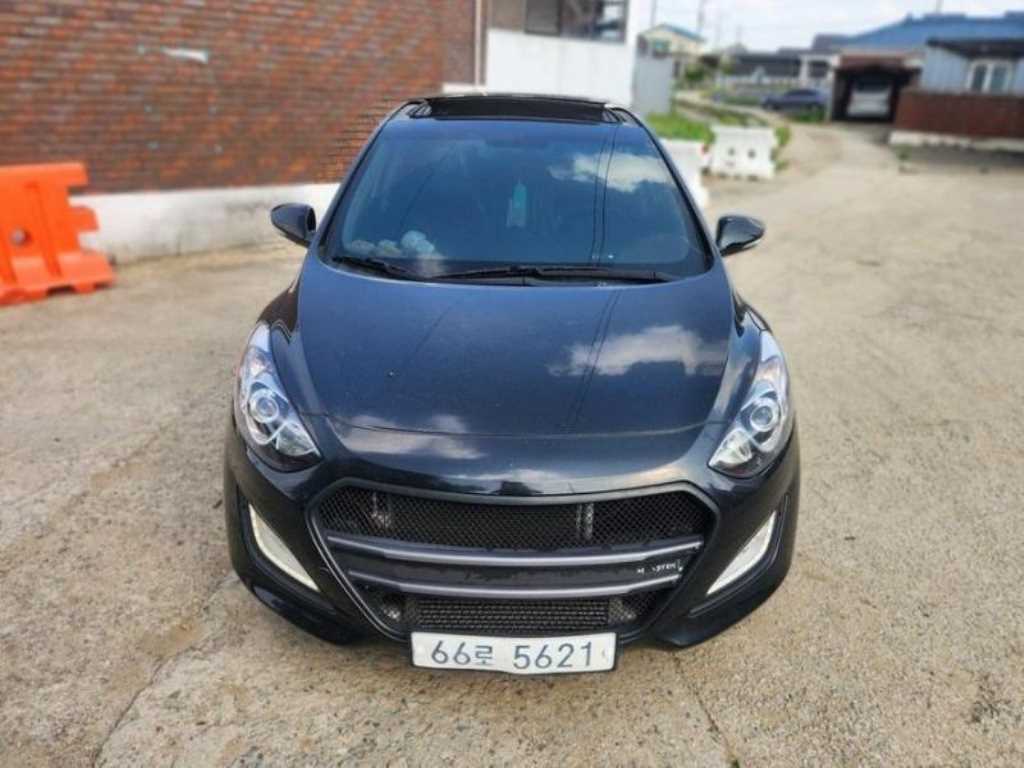 HYUNDAI i30 2012 Negro - Importación desde Corea - HF Imports Iquique - Foto 1