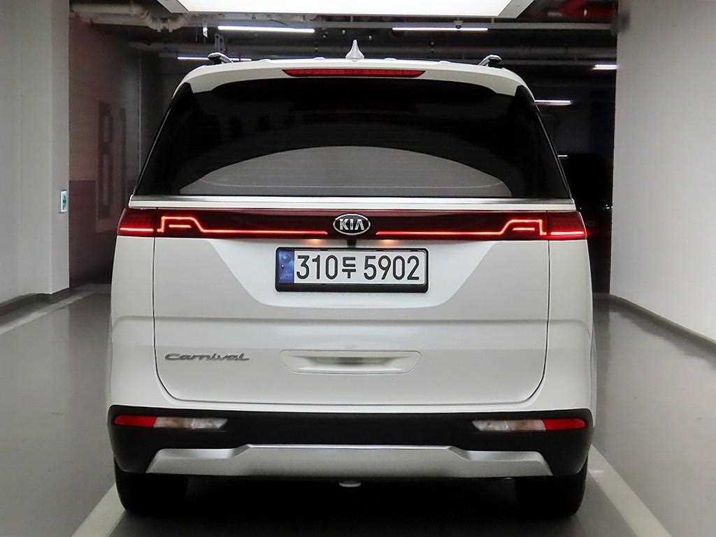 KIA Carnival - Vista 3
