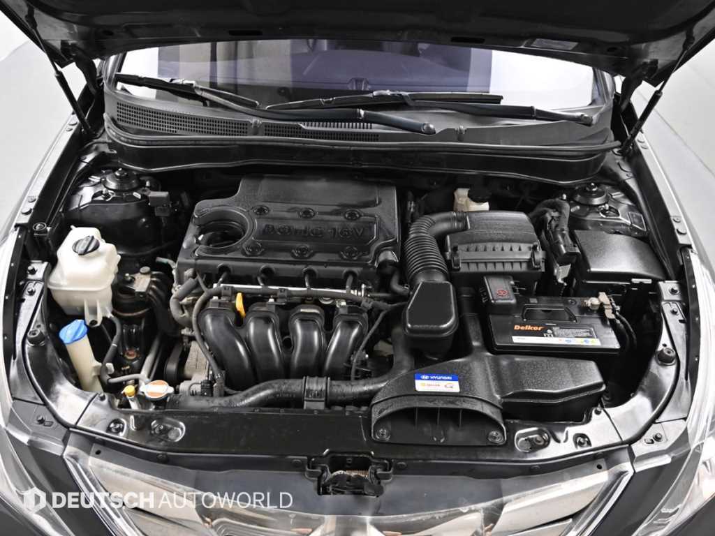 HYUNDAI Sonata - Vista 6