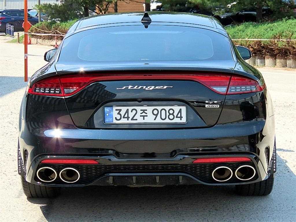 KIA Stinger - Vista 4