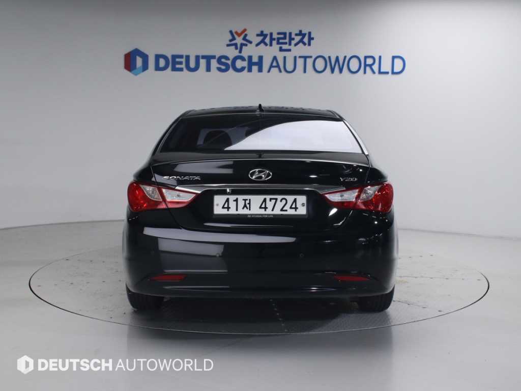HYUNDAI Sonata - Vista 4