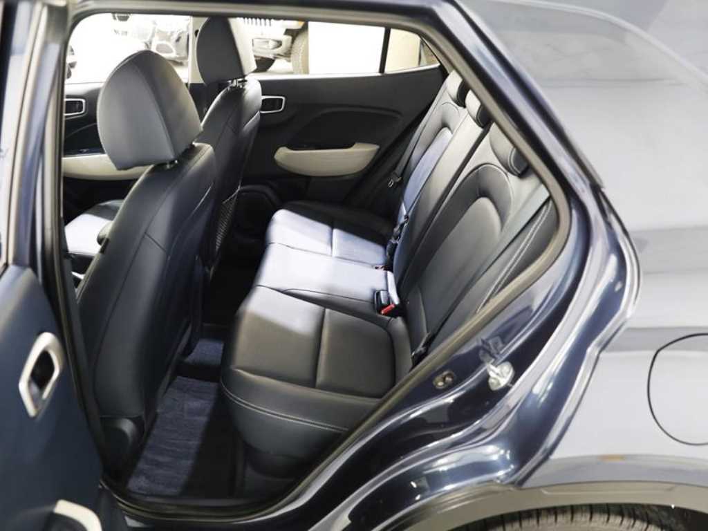 HYUNDAI Venue - Vista 10