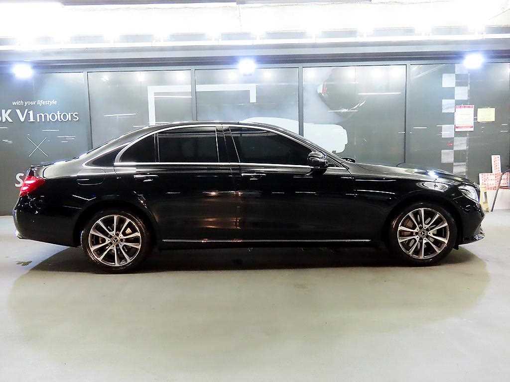 Mercedes Benz E class - Vista 3