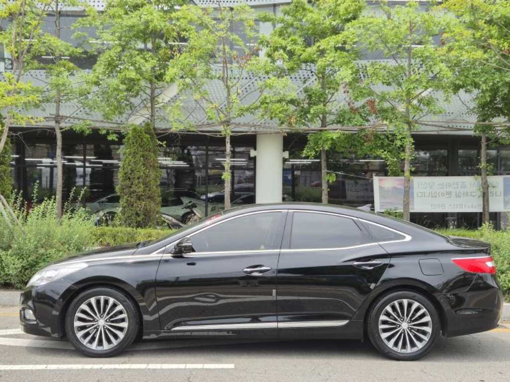 HYUNDAI Grandeur - Vista 2
