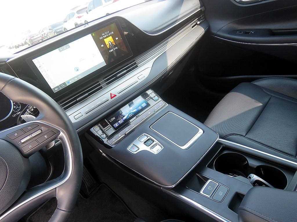 HYUNDAI Grandeur - Vista 11