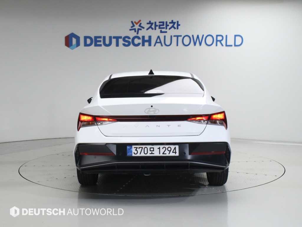 HYUNDAI Avante - Vista 4