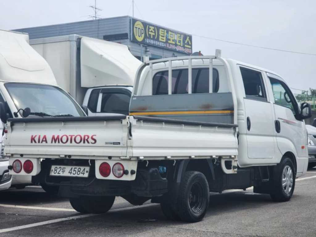 Small Truck Cargo (small) - Vista 2