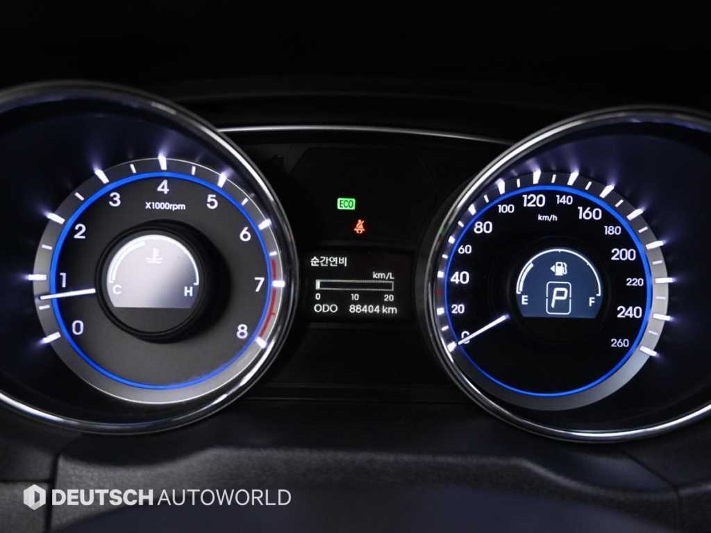 HYUNDAI Sonata - Vista 8