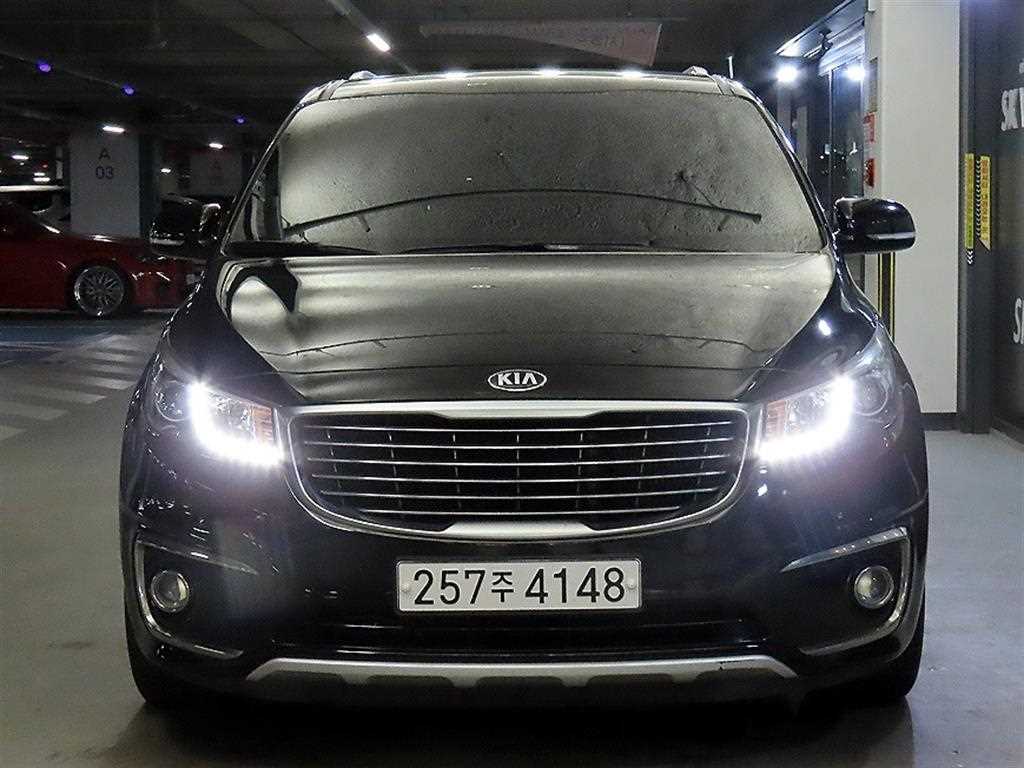 KIA Carnival - Vista 2