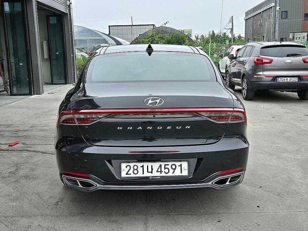 HYUNDAI Grandeur - Vista 4