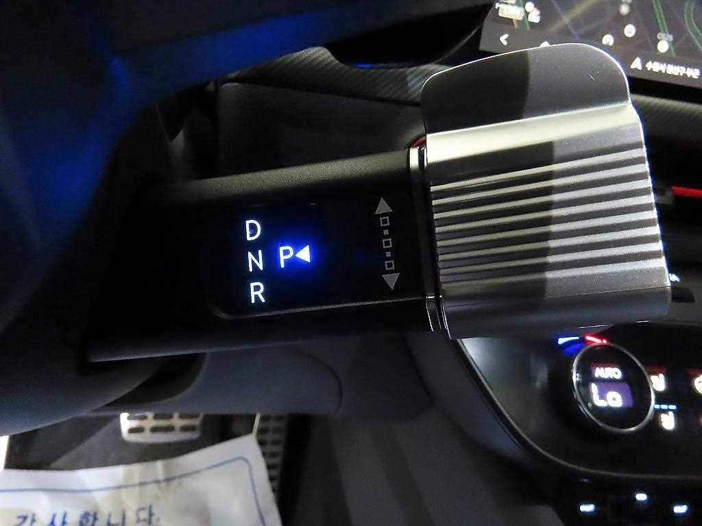 HYUNDAI Sonata - Vista 12