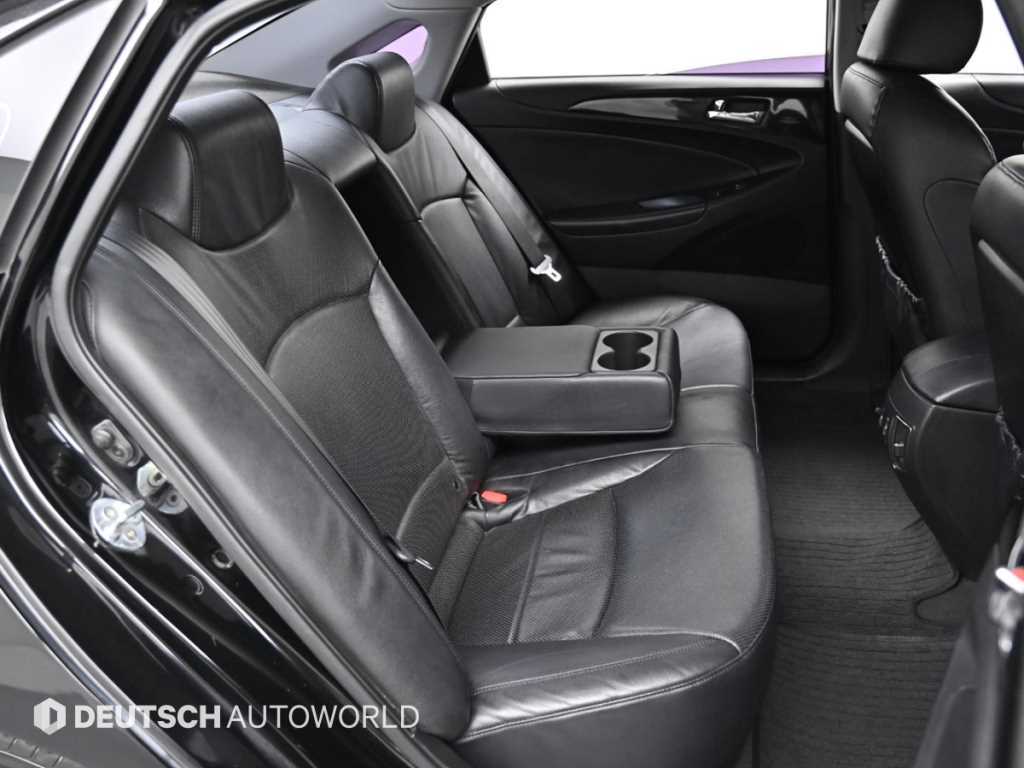 HYUNDAI Sonata - Vista 12