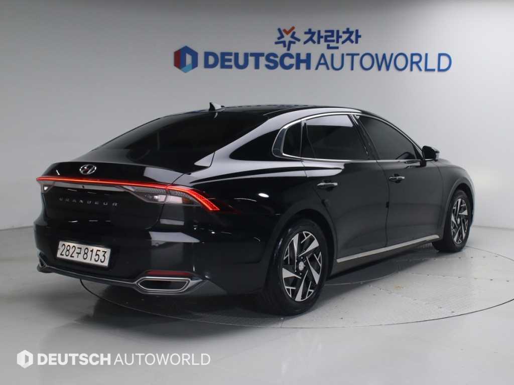 HYUNDAI Grandeur - Vista 2